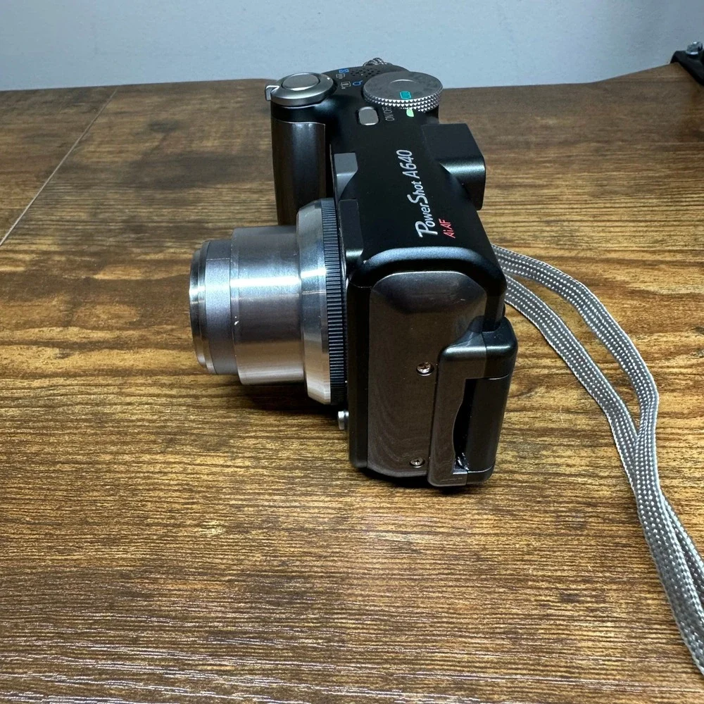 Canon PowerShot A640 Digital Camera 10.0MP 4x Zoom PC1200 Black WORKS